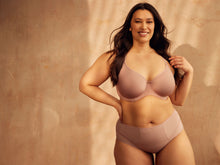 Load image into Gallery viewer, Elegance Moulded Spacer Bra - Vintage