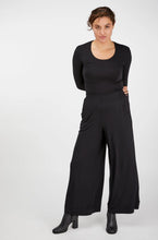 Load image into Gallery viewer, Tani Scoop Neck Long Sleeve / Black
