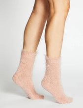 Load image into Gallery viewer, Levante Furry Plush Socks Primrose
