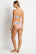 Load image into Gallery viewer, Coco Island Cross Front Multifit Bra