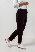 Load image into Gallery viewer, Cord Elastane Jogger - Black