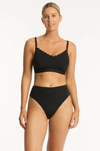 Load image into Gallery viewer, Scallop DD/E Bralette
