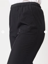 Load image into Gallery viewer, Eureka 3/4 Pant - Black