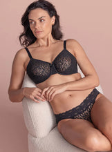 Load image into Gallery viewer, Halo Lace Moulded Underwired Bra Black