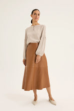 Load image into Gallery viewer, Yarra Trail Lava Top