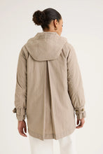 Load image into Gallery viewer, Torrent Jacket - Sandstone