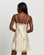 Load image into Gallery viewer, SS Scarlett Chemise / Shell Vintage