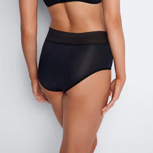 Load image into Gallery viewer, Flo Heavy Full Period Brief / BLACK