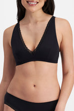 Load image into Gallery viewer, Parisienne Delicate Bralette / Black