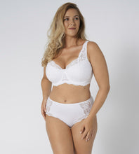Load image into Gallery viewer, Amourette Charm Maxi / White