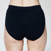 Load image into Gallery viewer, Nat V Basics - Classic Brief / Black