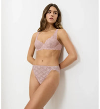 Load image into Gallery viewer, AMOURETTE WIRED PADDED BRA
