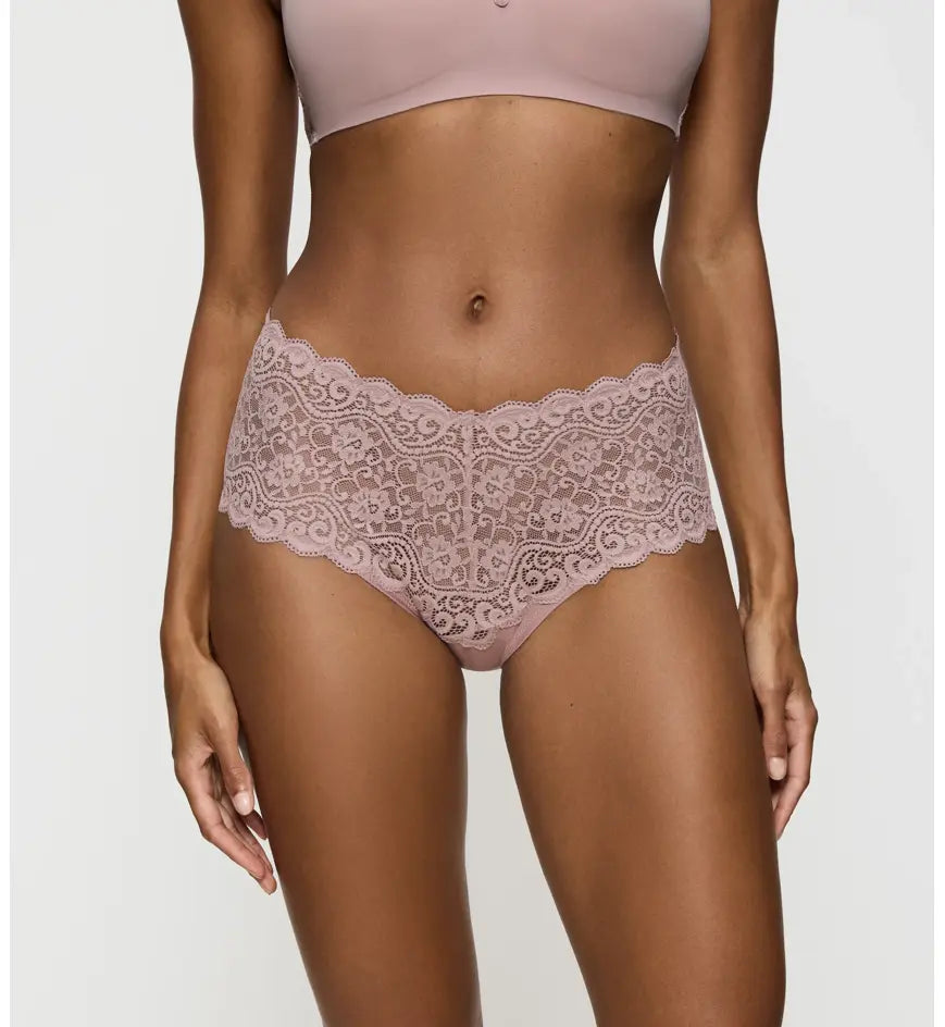 AMOURETTE MAXI - Full Brief