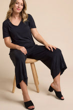 Load image into Gallery viewer, Tani Culotte Pants / Black
