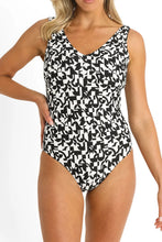 Load image into Gallery viewer, Soho Scoop Singlet Black Print
