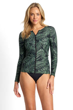 Load image into Gallery viewer, Lombok Long Sleeve Mast Rashie - Black
