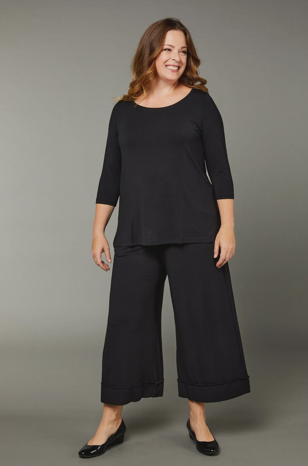 Tani 3/4 Sleeve Swing Top / Black