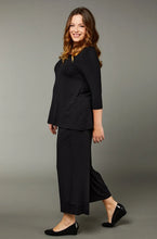 Load image into Gallery viewer, Tani 3/4 Sleeve Swing Top / Black
