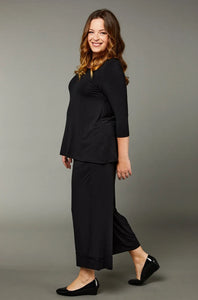 Tani 3/4 Sleeve Swing Top / Black