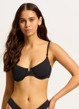 Load image into Gallery viewer, Sea Dive Underwire Bikini Top - Black
