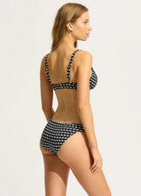 Load image into Gallery viewer, Mala DD Cup Underwire Bikini Top - Black
