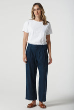 Load image into Gallery viewer, Basic White Tee
