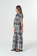 Load image into Gallery viewer, Desert Linen Cotton Blouse - Desert Palm Print
