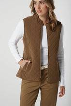 Load image into Gallery viewer, Quilted Vest / Fudge
