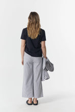 Load image into Gallery viewer, 5 Pocket Crop Wide Leg Jean - Navy/White
