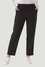 Load image into Gallery viewer, 7PO109 - Short elastic waist pant / BLACK
