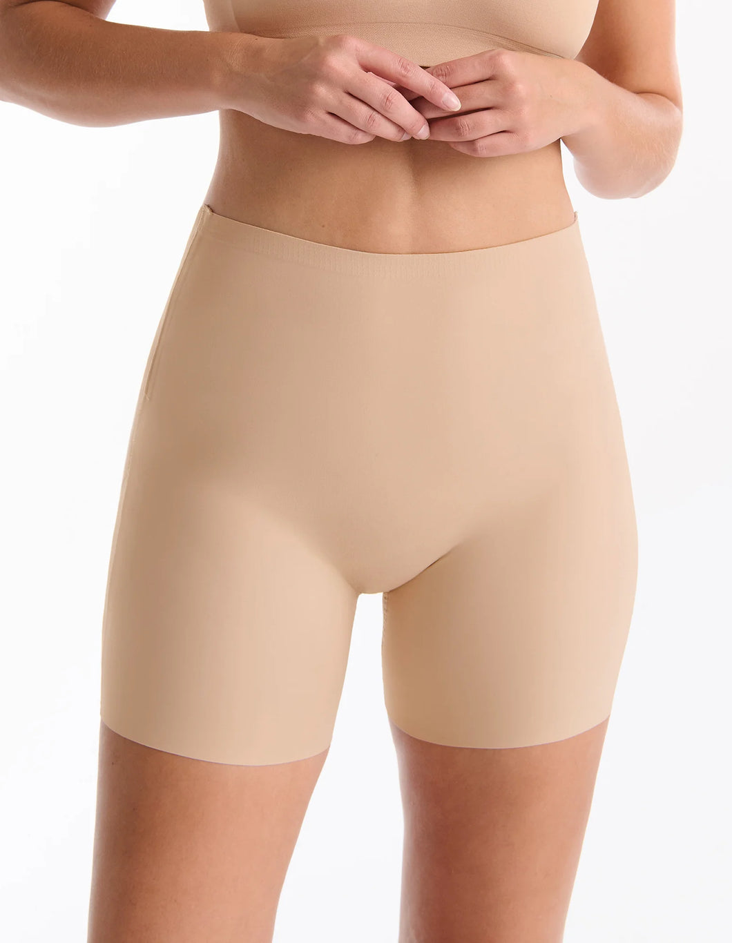 Smooth Silhouettes Low Back Short - Praline