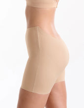 Load image into Gallery viewer, Smooth Silhouettes Low Back Short - Praline
