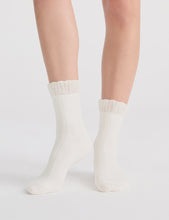 Load image into Gallery viewer, Organic Cotton Ruffle Sock - Buttercream
