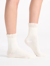 Load image into Gallery viewer, Organic Cotton Ruffle Sock - Buttercream
