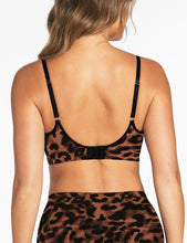 Load image into Gallery viewer, Bondi Bare Seamless Padded Scoop Bra - Leopard
