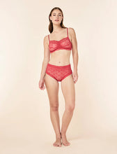 Load image into Gallery viewer, Lulu Lace Bralette Amour Rose
