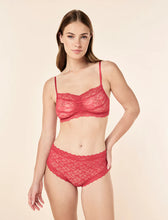 Load image into Gallery viewer, Lulu Lace Bralette Amour Rose
