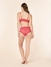 Load image into Gallery viewer, Lulu Lace Bralette Amour Rose
