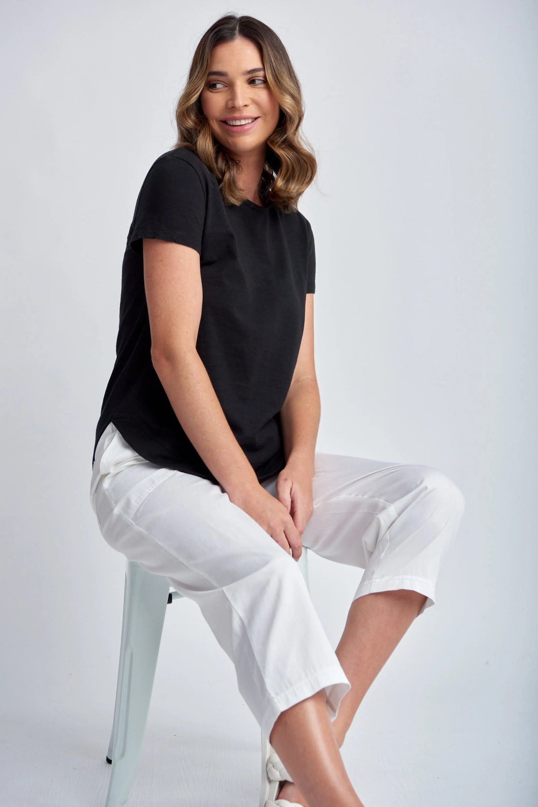 Cotton Shaped Hem Tee / Black