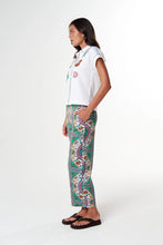Load image into Gallery viewer, Free Bird Cropped Pant - Smooth Sailing Print
