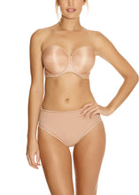 Load image into Gallery viewer, Smoothing Moulded Strapless Bra
