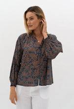 Load image into Gallery viewer, Chi Chi Elysian Blouse Tan
