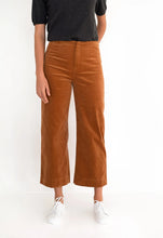 Load image into Gallery viewer, Fleetwood Cords / Caramel
