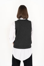 Load image into Gallery viewer, Gale Vest / Charcoal
