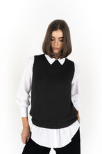 Load image into Gallery viewer, Gale Vest / Charcoal
