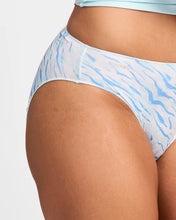 Load image into Gallery viewer, Jockey Women's No Panty Line Promise Summer Waves
