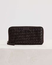 Load image into Gallery viewer, Basque Wallet -Large chocolete
