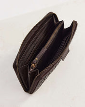 Load image into Gallery viewer, Basque Wallet -Large chocolete
