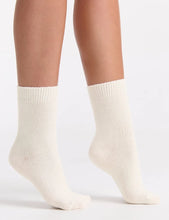 Load image into Gallery viewer, PINA CREW SOCK - CREME
