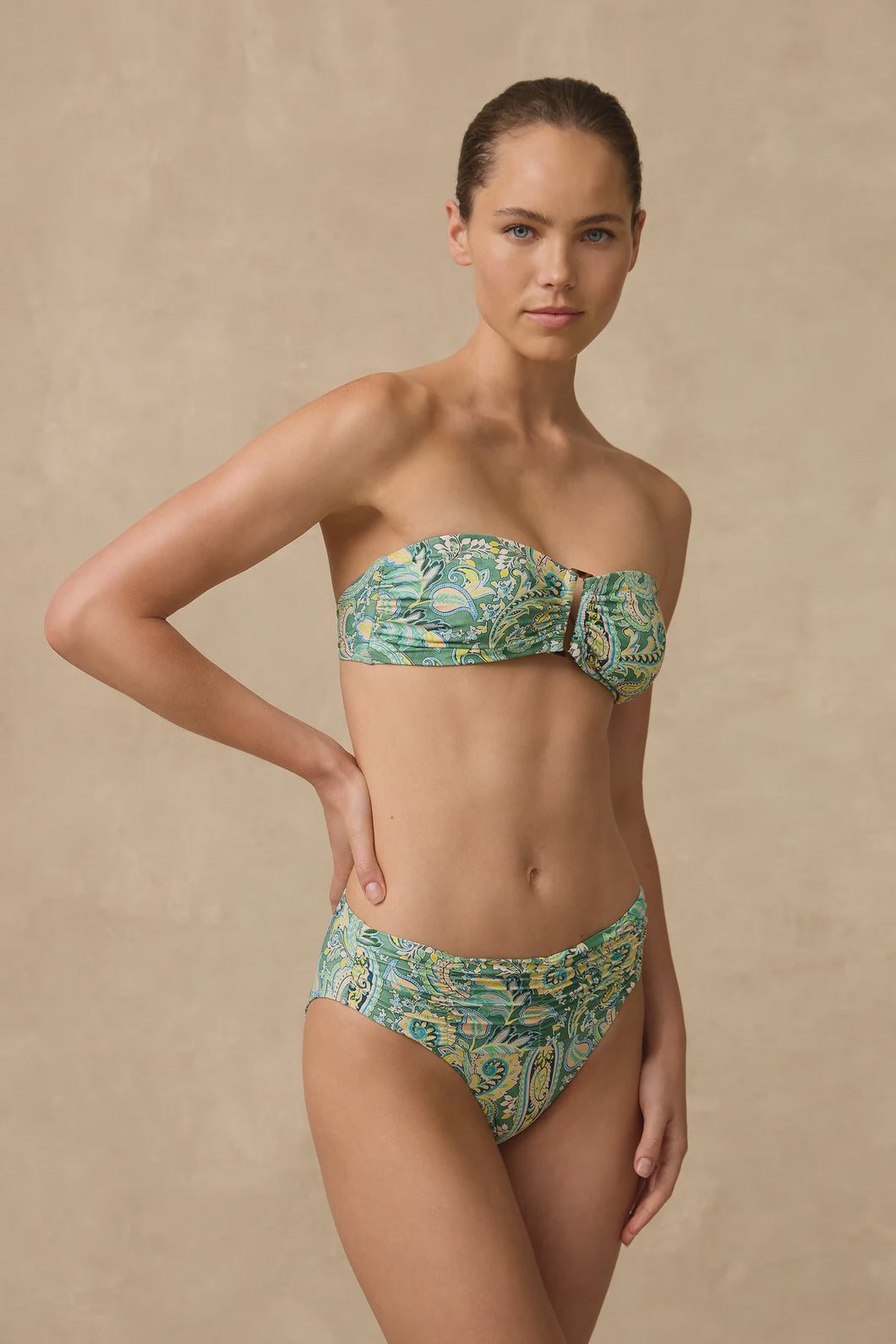 Lulu Mid Rise Ruched Pant